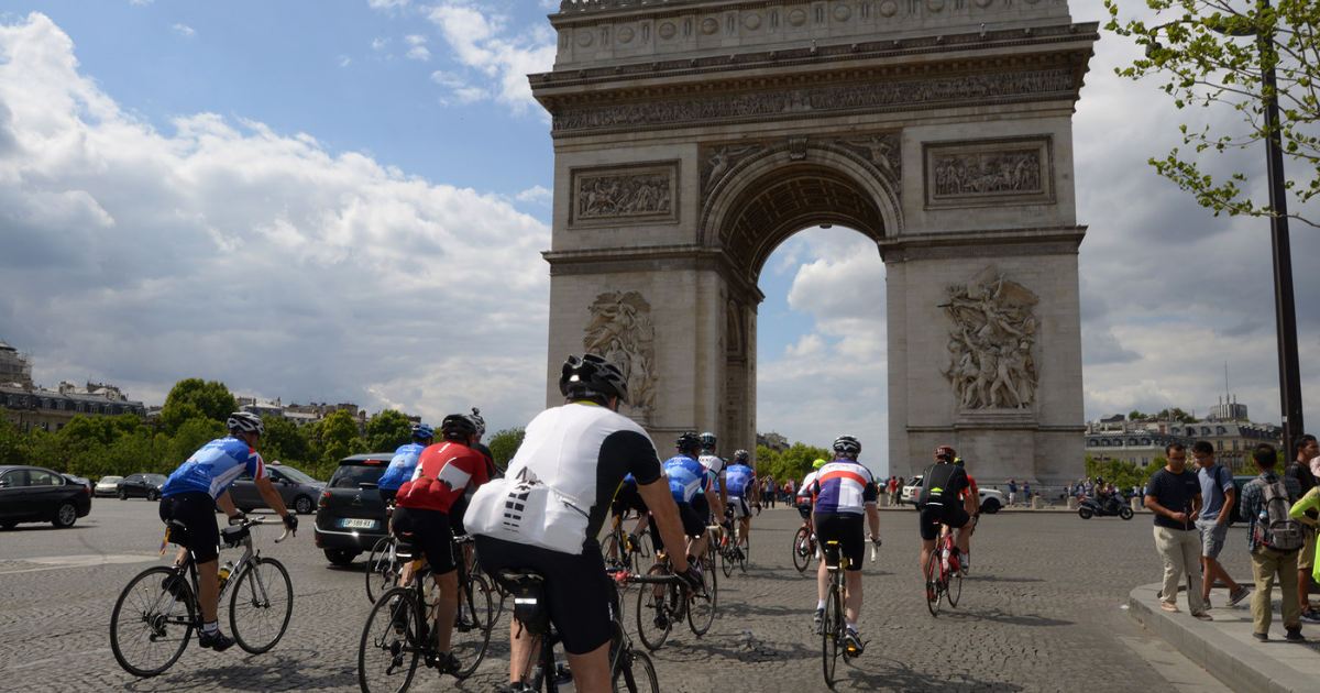 Group on European Cycling Challenge in Paris